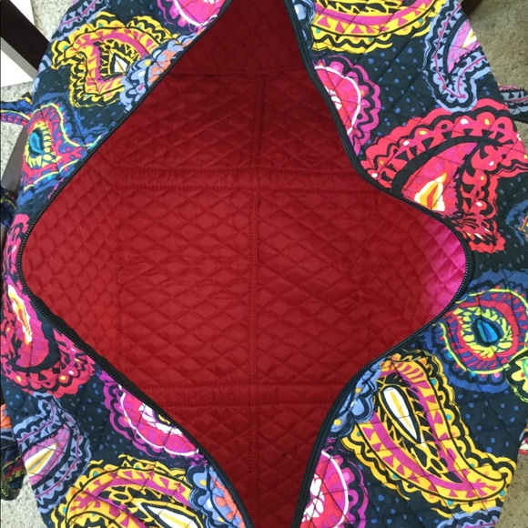 NWT VERA BRADLEY LARGE DUFFEL - Picture 4 of 4